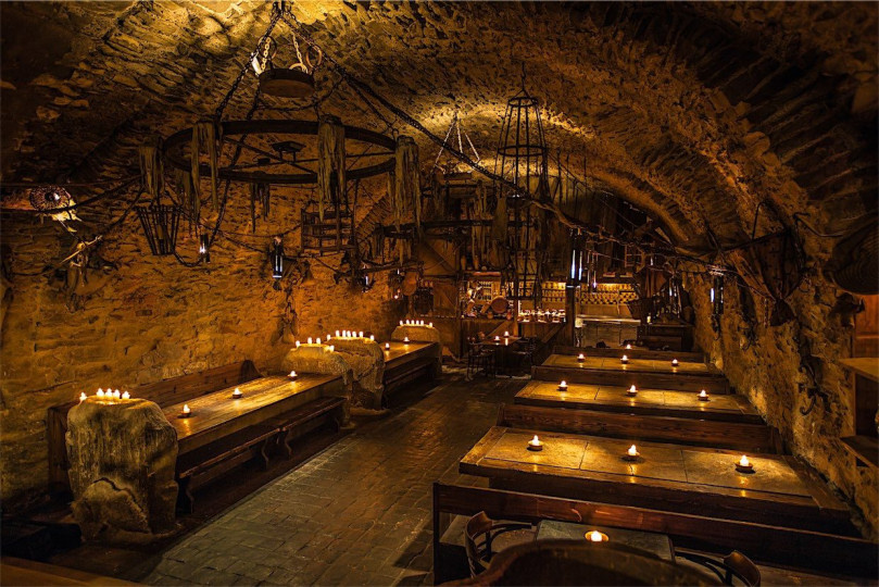 Historical Fantasy Show MEDIEVAL TAVERN