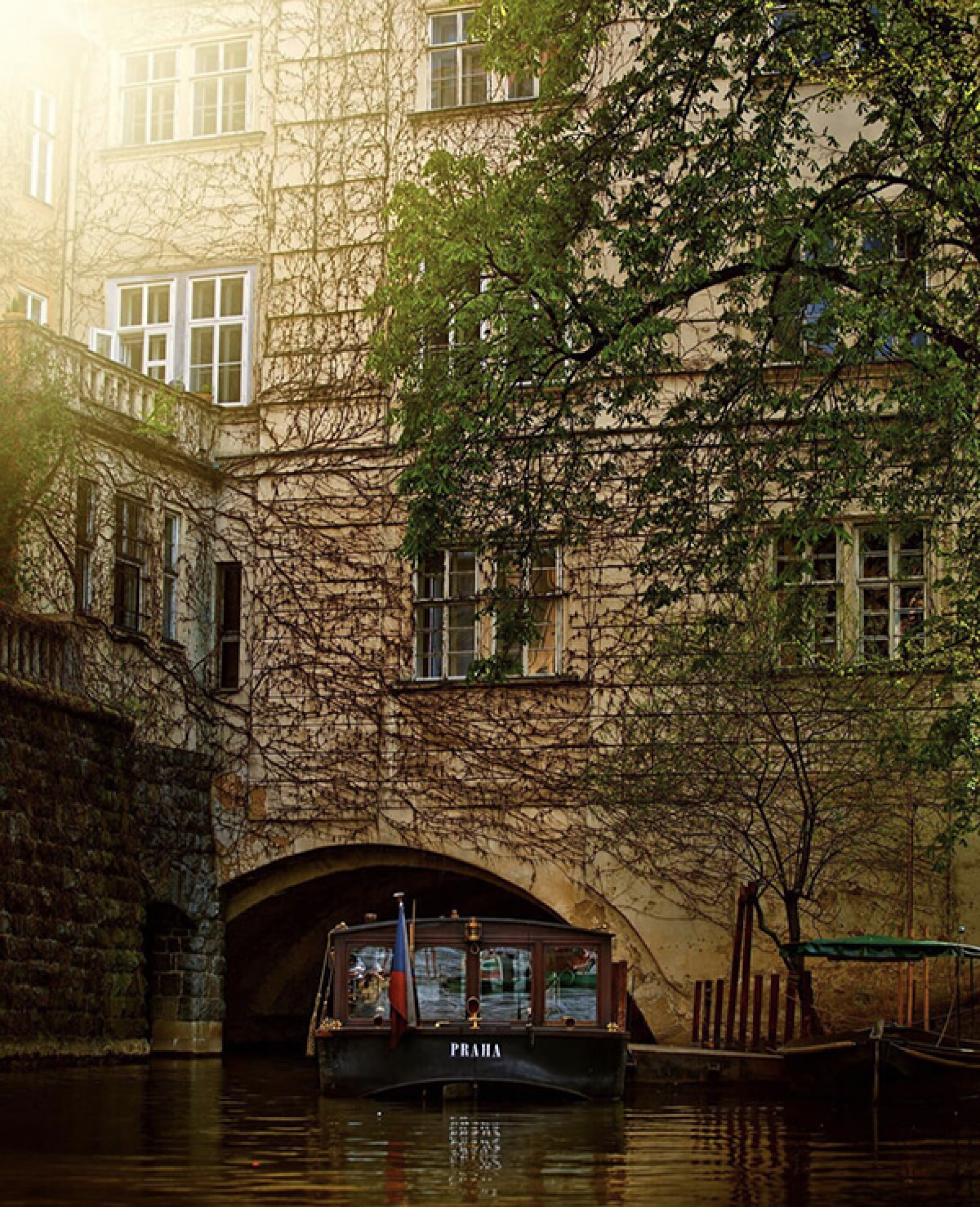 Charles Bridge River Cruise and Guided tour