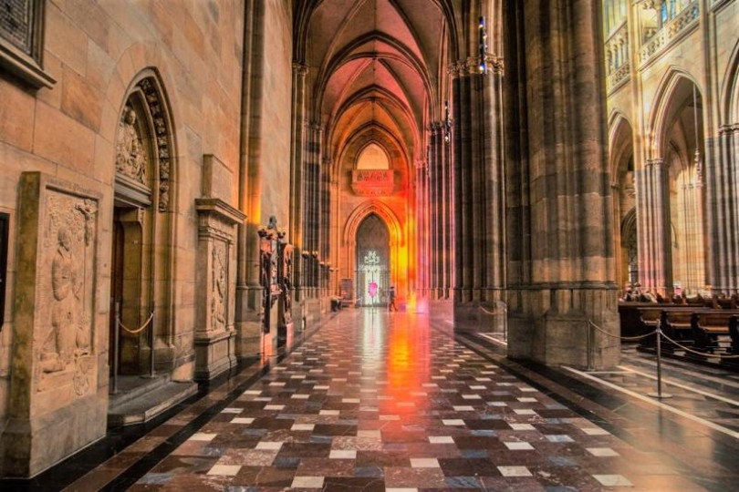 GPG:  PRAGUE CASTLE ADMISSION TICKET  with  INTRODUCTION