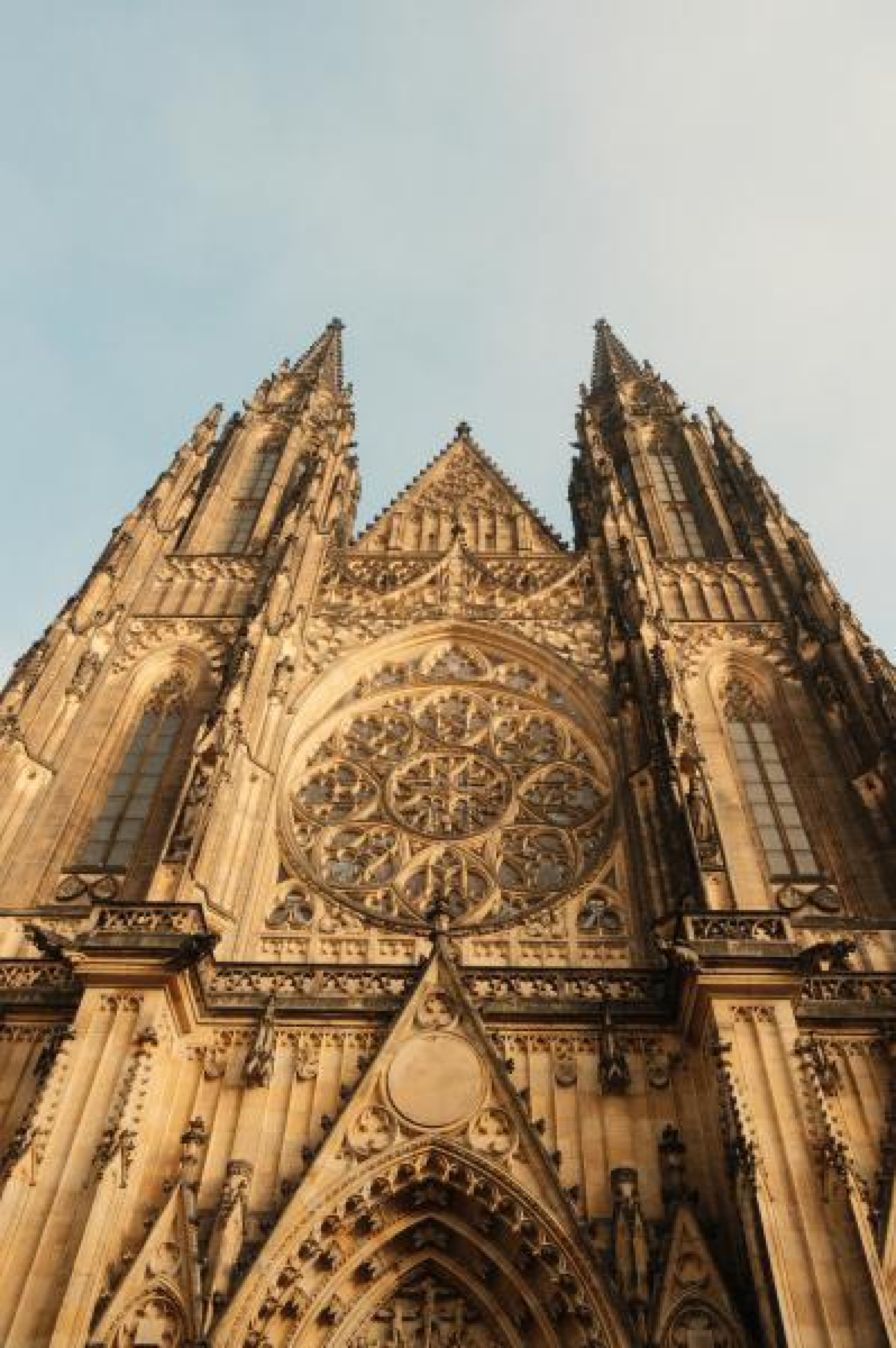 GPG:  PRAGUE CASTLE ADMISSION TICKET  with  INTRODUCTION