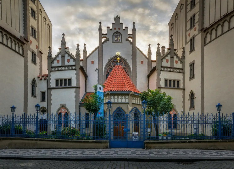 Walking Tour – Old Town + Jewish Quarter