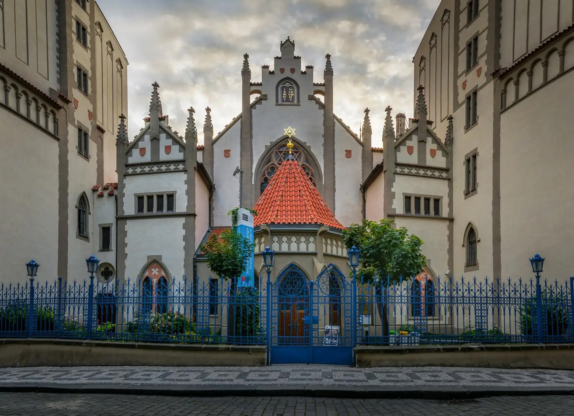 Walking Tour – Old Town + Jewish Quarter
