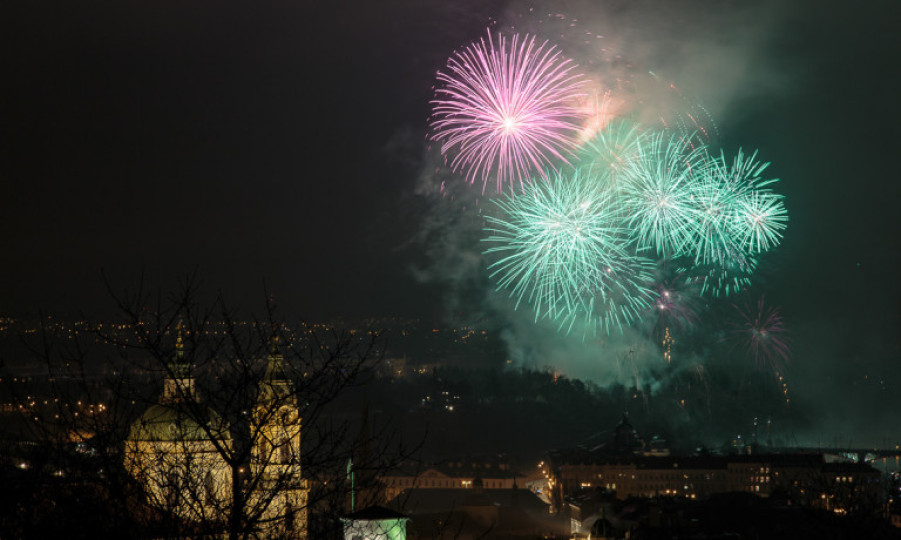 New Year Pub Crawl 2025 / 2026 + ADMISSION TO KARLOVY LAZNE